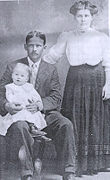 Maija, Juho och Emma Panula 1910
