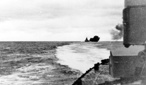 Bismarck öppnar eld mot HMS Hood