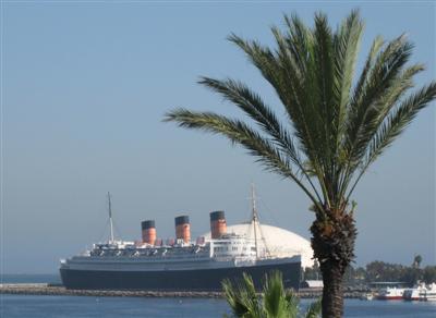 Queen Mary från bron